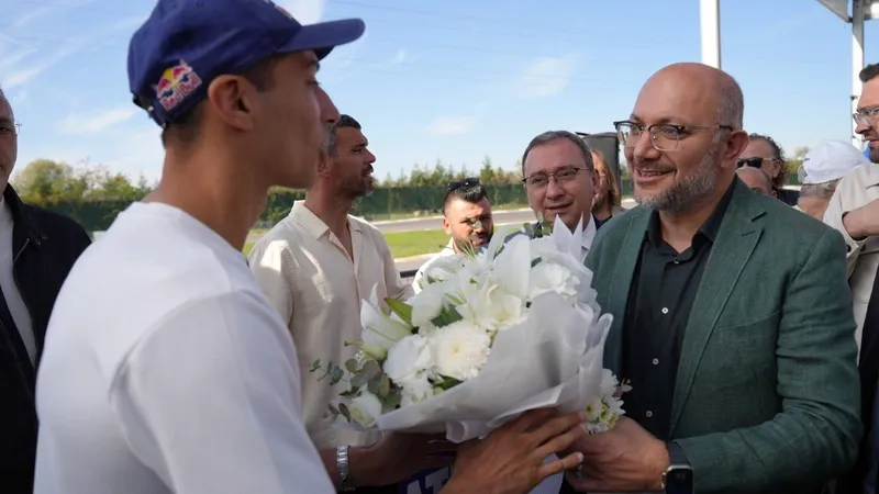 Dünya Şampiyonu Razgatlıoğlu Akyazı