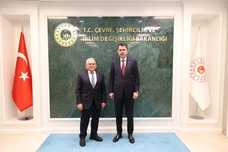 Kayseri Belediye Başkanı Büyükkılıç, Bakan Kurum