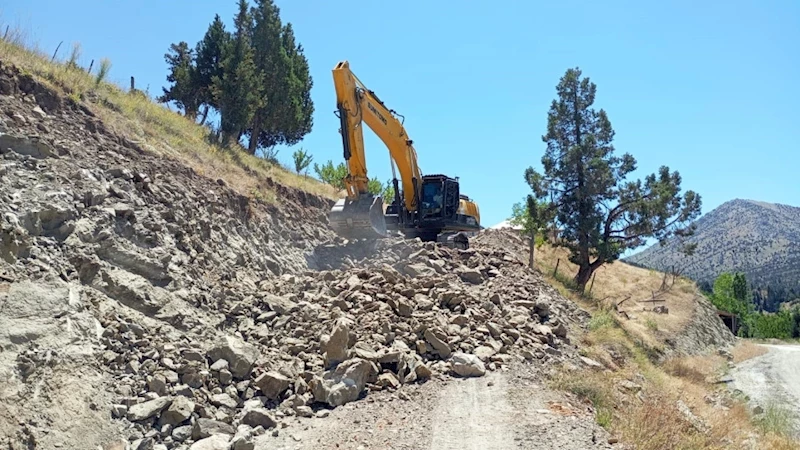 Büyükşehir, Göksun Elmalı’da Yeni Yol Açıyor