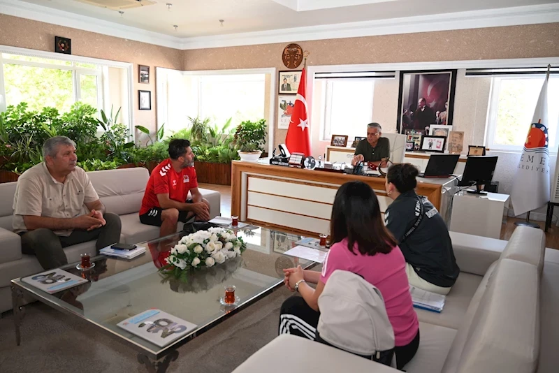 Antrenörlerden Başkan Topaloğlu’na ziyaret