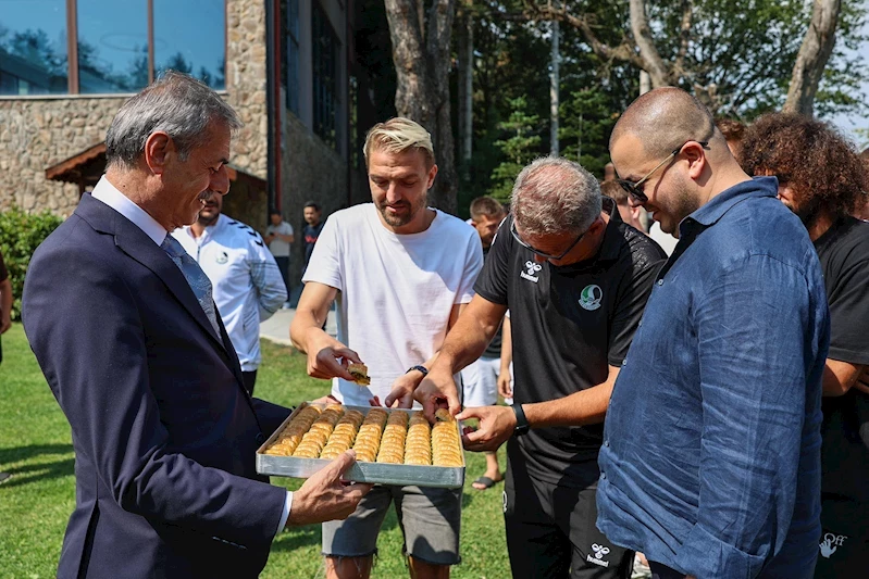 Yusuf Alemdar’dan Bolu kampında önemli mesajlar: “Sakaryaspor bir ruh işidir, sevdadır ve her sorun kenetlenmeyle aşılır”
