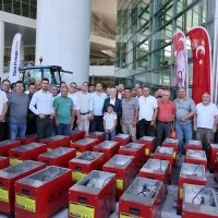 Büyükşehir’den kırsal mahallelere ekipman desteği